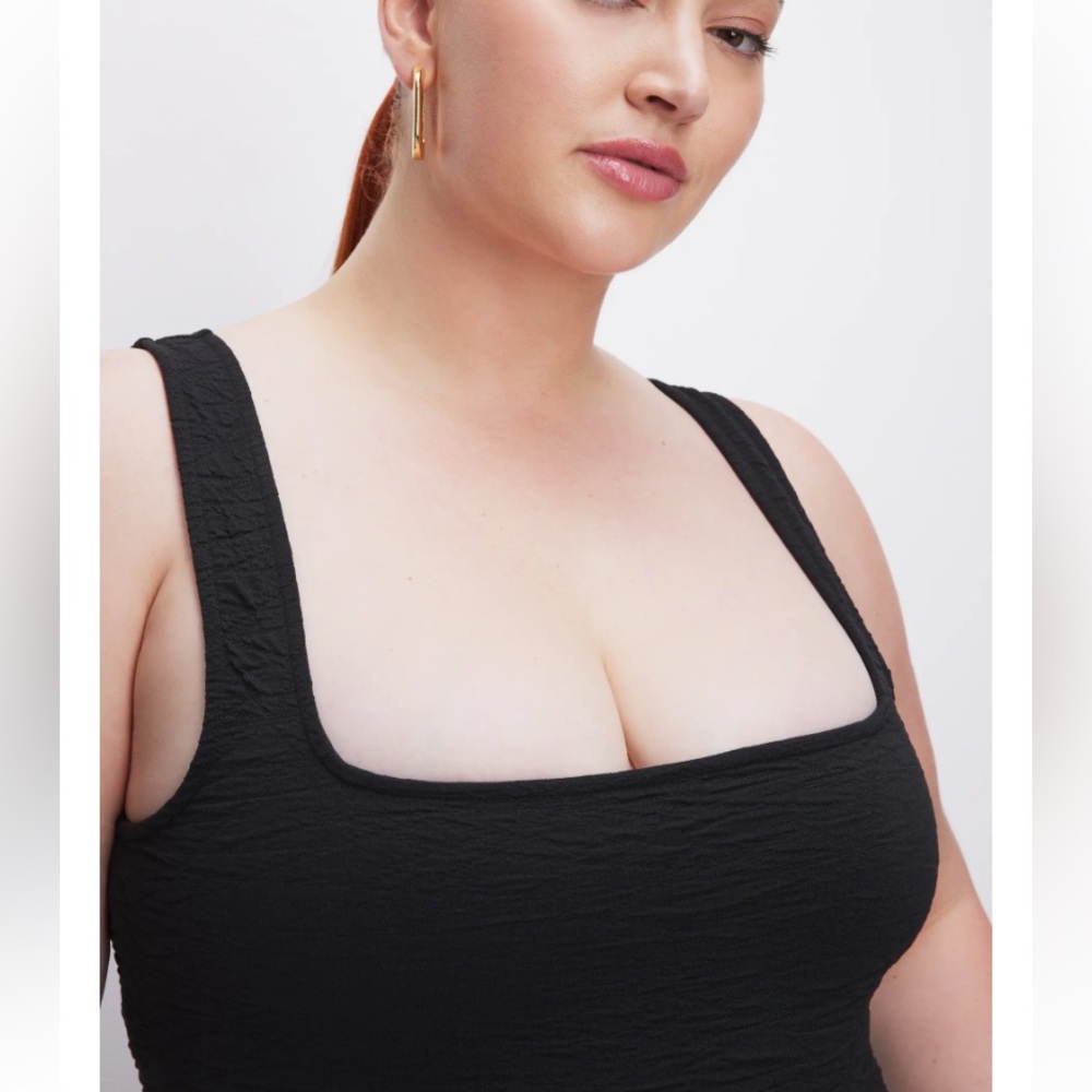 Good American Textured Scrunchie Midi Dress